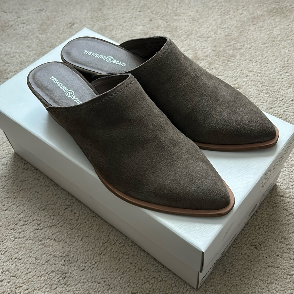 Treasure & Bond Elle Mules in Taupe Suede